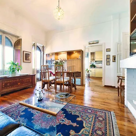 Casa Rosa, Palazzo D'epoca Centro בלאג'יו
